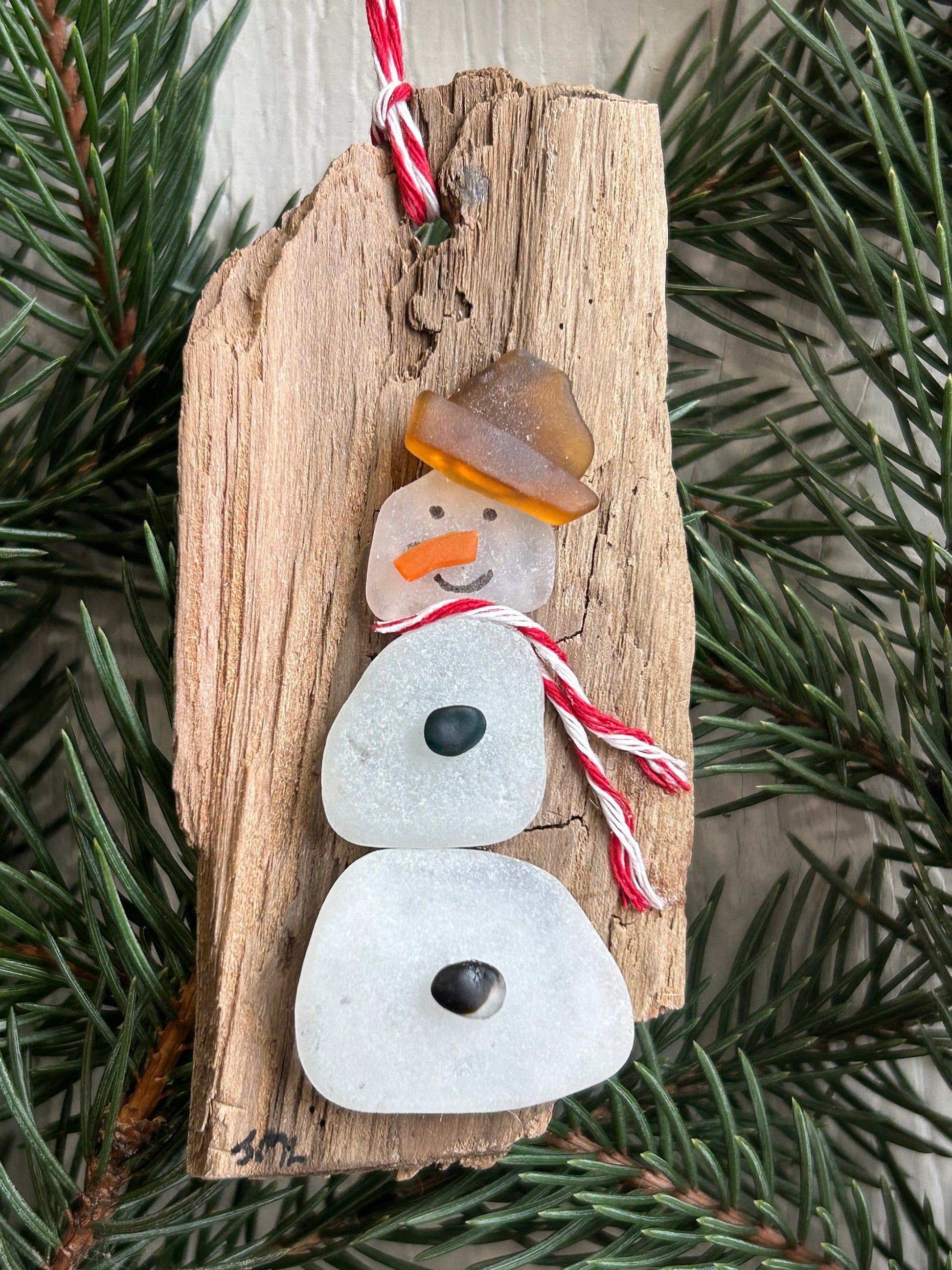 Sea Glass Snowman on tree bark ornament made from Driftwood and Scottish Seaglass Perfect Holiday Gift, Stocking Stuffer, Coastal Decor