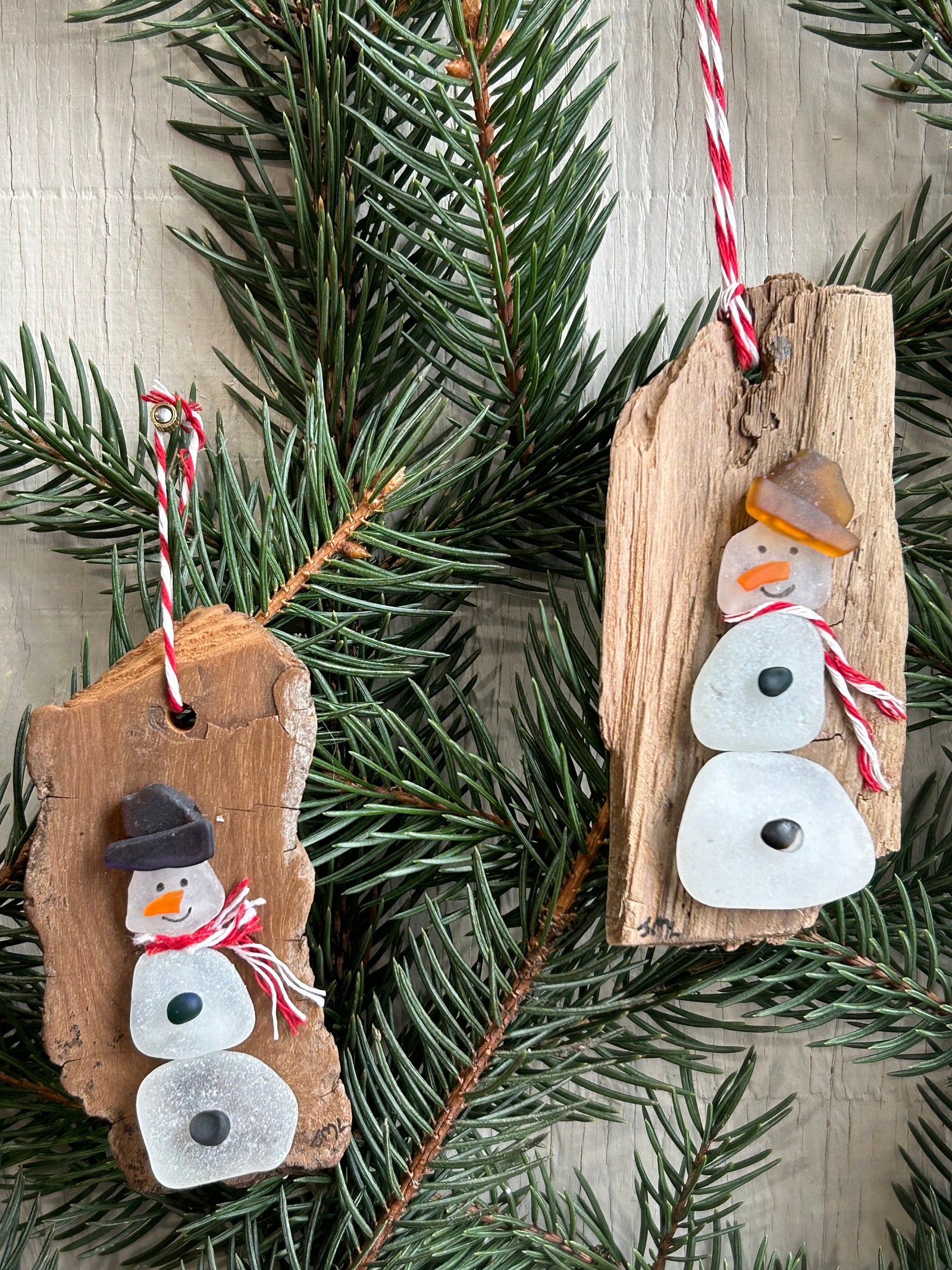 Sea Glass Snowman on tree bark ornament made from Driftwood and Scottish Seaglass Perfect Holiday Gift, Stocking Stuffer, Coastal Decor