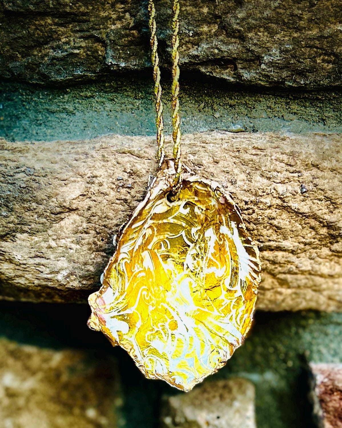 Golden Decoupage Oyster Shell Ornament | Coastal Christmas Tree Decoration | Elegant Beach-Inspired Holiday Gift