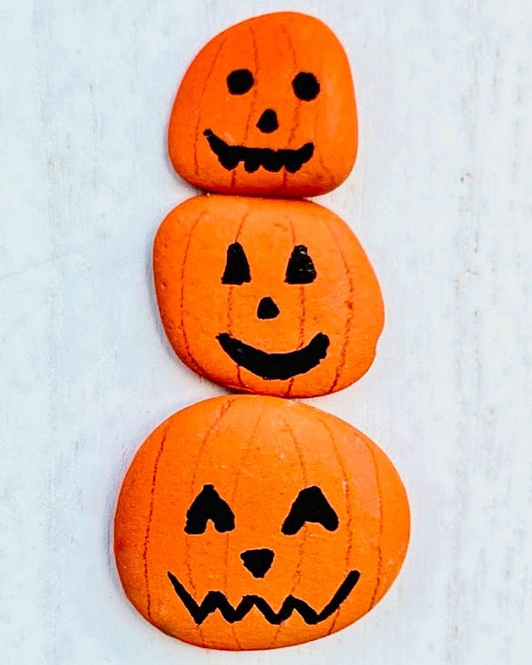 Stacked Pumpkin / Jack-O’-Lantern Pebble Art Ornament | Handmade Halloween Pumpkin Decor | Rustic Fall Wall Hanging