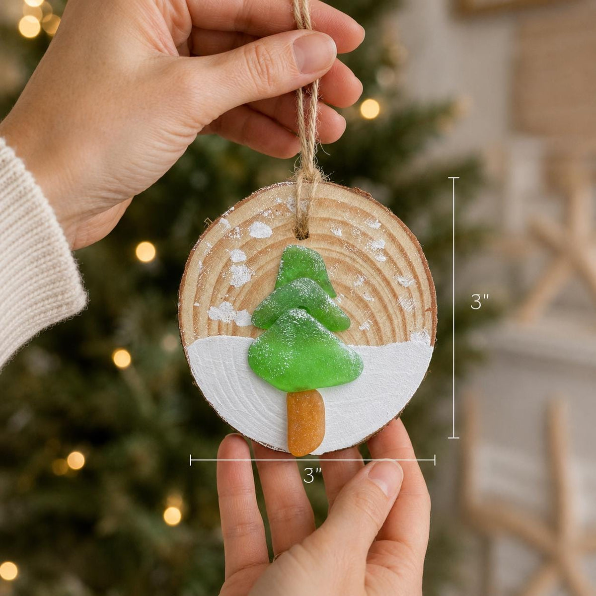 Sea Glass Tree Ornament on Wood Slice – Handmade Coastal Christmas Decor – Natural Driftwood Holiday Gift – Beach-Inspired Keepsake